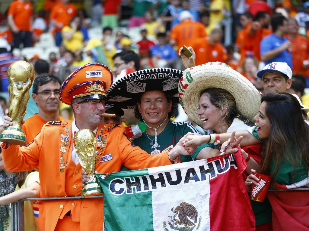Adeptos no México-Holanda (Reuters)