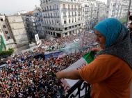 Seleção da Argélia foi recebida em festa na capital (Reuters)