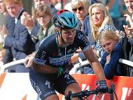 Mark Cavendish cai durante a Tour de France (Reuters)