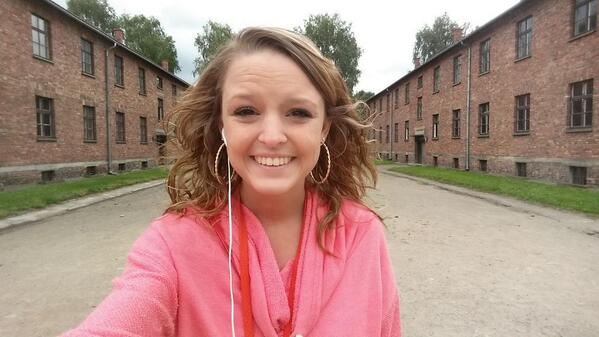 Selfie no Campo de Concentração de Auschwitz (Twitter)