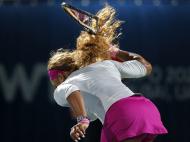 Serena Racket Smashing (REUTERS)