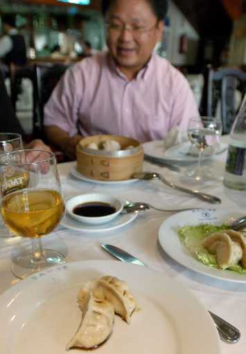 Restaurantes chineses querem «limpar» imagem - Foto de Manuel de Almeida para Lusa