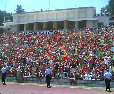 Mundial, dia 31 (A recepção a Portugal no Jamor, imagem das bancadas)