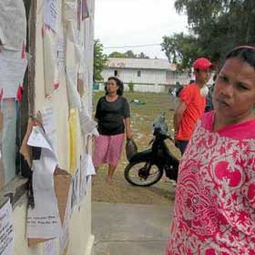 Tailândia: muitas pessoas não perdem a esperança de encontrar os familiares desaparecidos