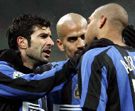 Inter com Figo Adriano e Verón
