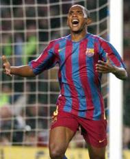 Etoo festeja o segundo golo do Barça