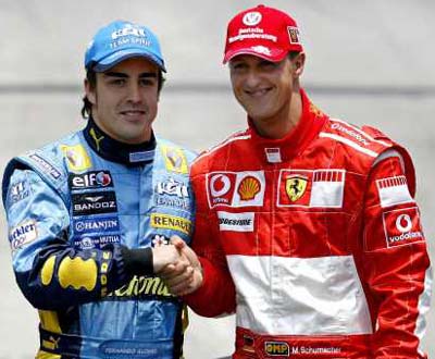 Alonso cumprimenta Schumacher