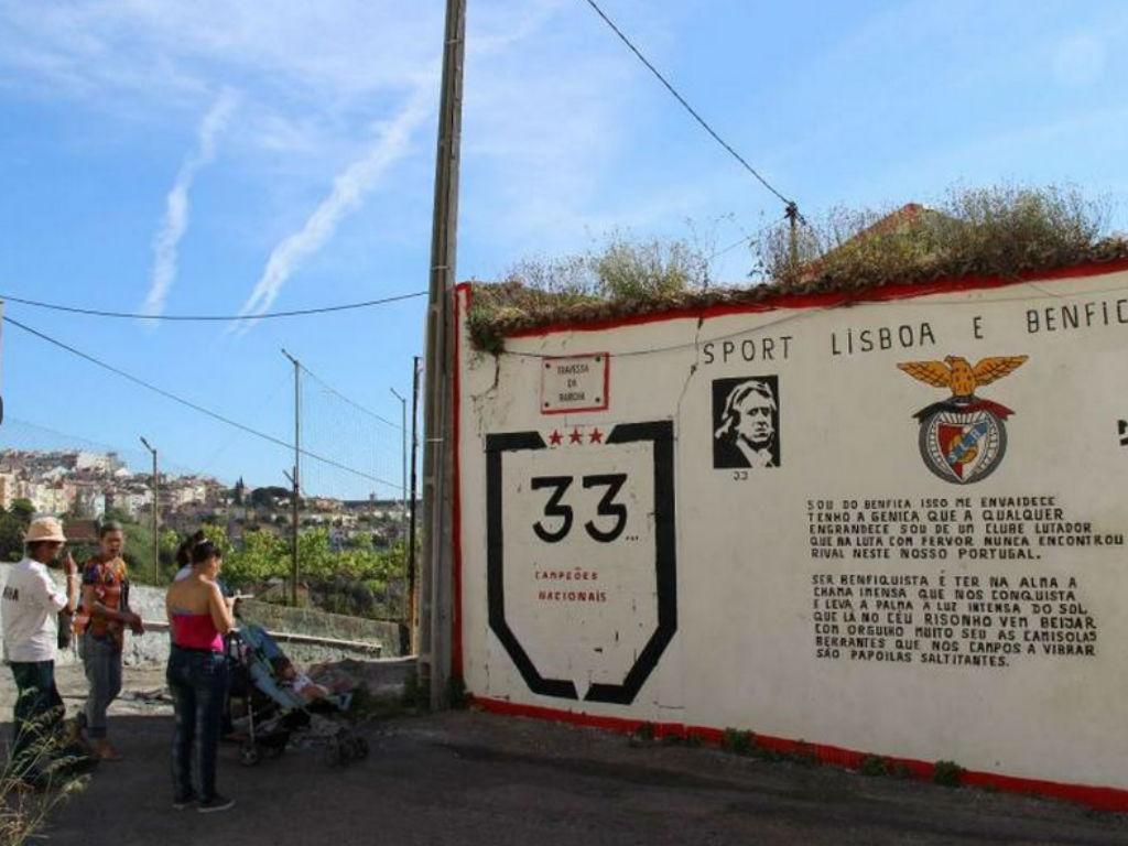 Muro dedicado ao Benfica