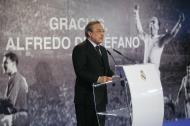 A homenagem a Di Stéfano no Santiago Bernabéu (Reuters)