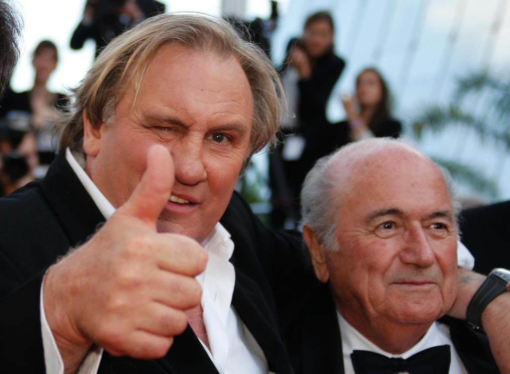 Gerard Depardieu e Sepp Blatter