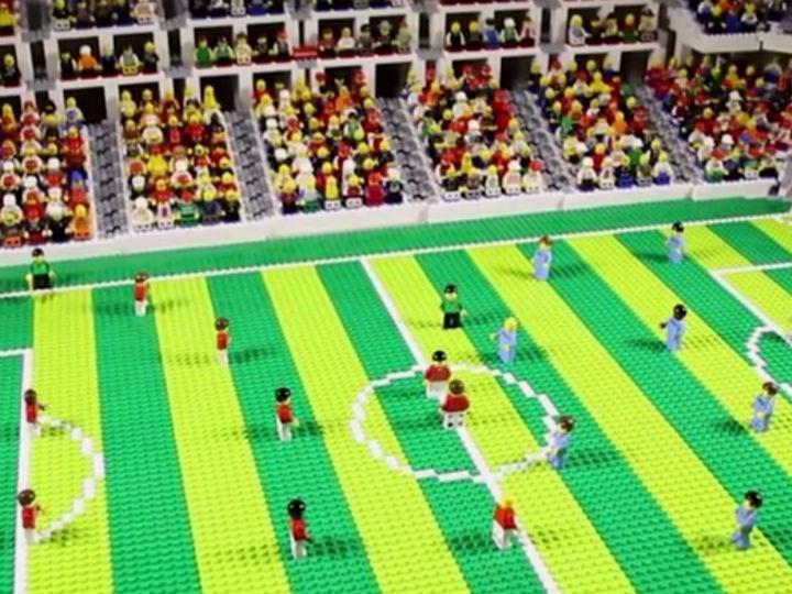 O dérbi de Manchester em Lego