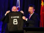 Presidente da China recebe camisola dos All Blacks (Reuters)
