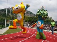 Mascotes dos Jogos Olímpicos e Paralímpicos (REUTERS/Pilar Olivares)
