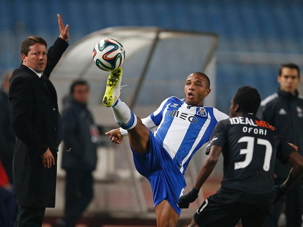 Académica-FC Porto (REUTERS/ Rafael Marchante)