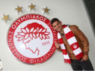 Jara oficializado (fonte: site do Olympiakos)