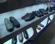 Cristiano Ronaldo vende sapatos em Milão