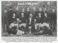 O Aston Villa em 1880; McGregor é o segundo em cima, com chapéu de coco