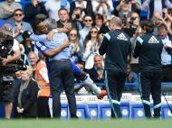 Mourinho e Drogba (Reuters/ Tony O'Brien)