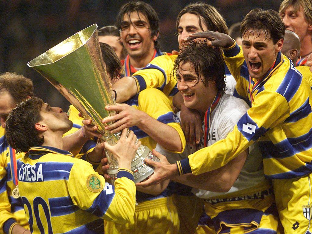 Parma ganha Taça UEFA 1998/99 (Reuters)