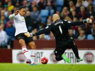 Aston Villa-Manchester United (Reuters/ Darren Staples)