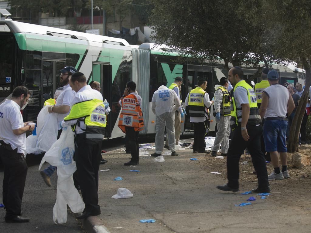 Ataques de palestinianos fazem vários mortos em Israel 