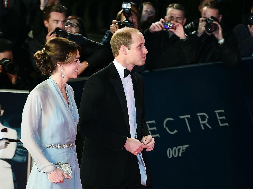 Príncipe William e Kate Middleton marcaram presença na apresentação do novo filme (EPA/ANDY RAIN)