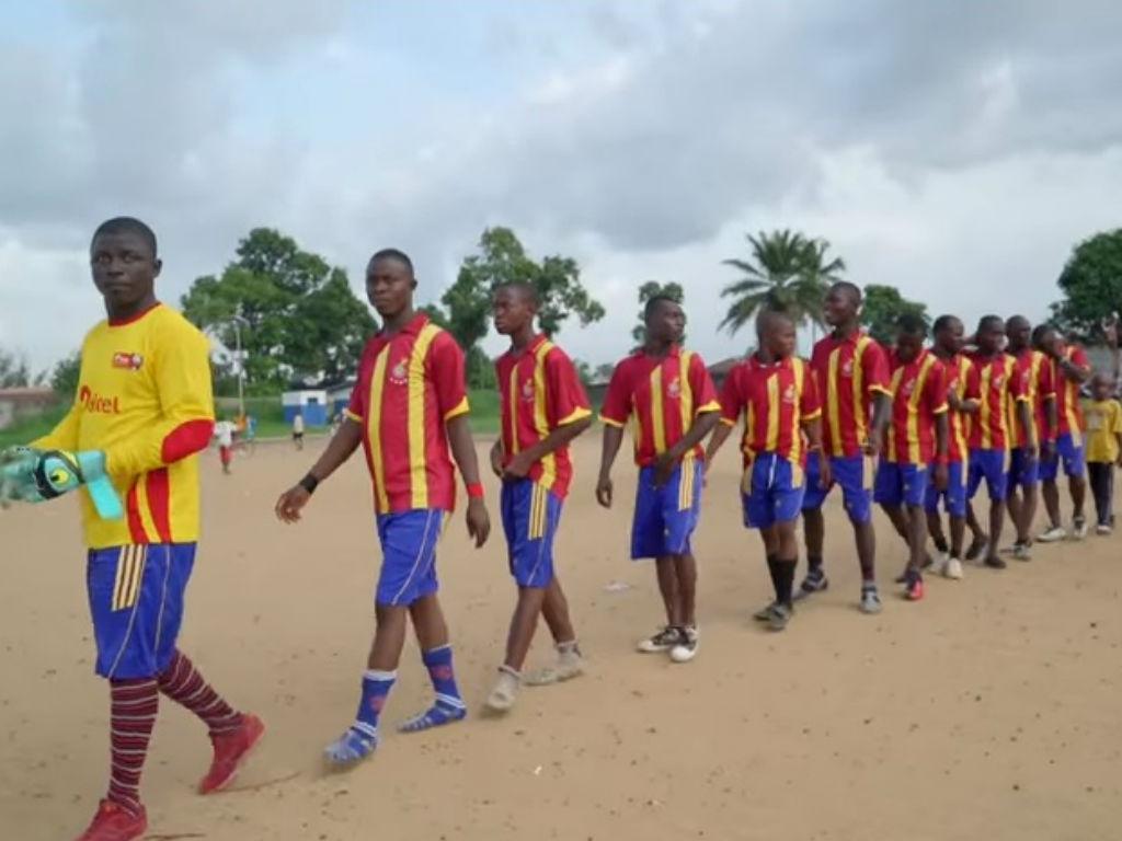 Clube de futebol dos sobreviventes do Ebola