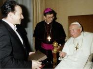 Bono e João Paulo II (Reuters)
