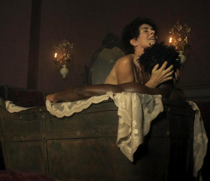 Fotos: Maitê Proença nua e em cenas de sexo aos 58 anos
