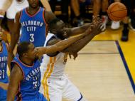 NBA: Warriors vencem Thunder na «negra» e estão na final (EPA)