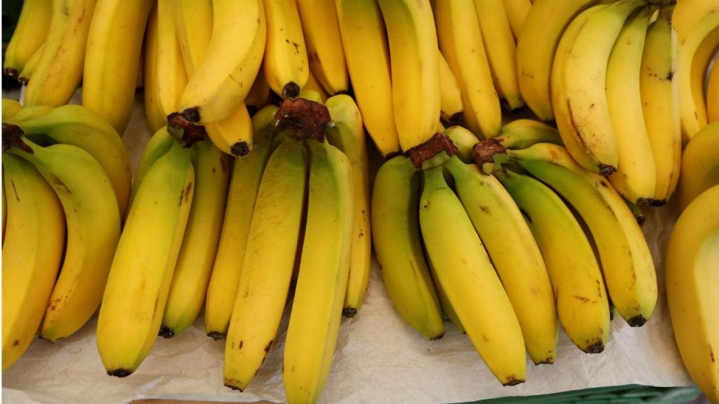 Alimentos que não deve guardar no frigorífico: bananas