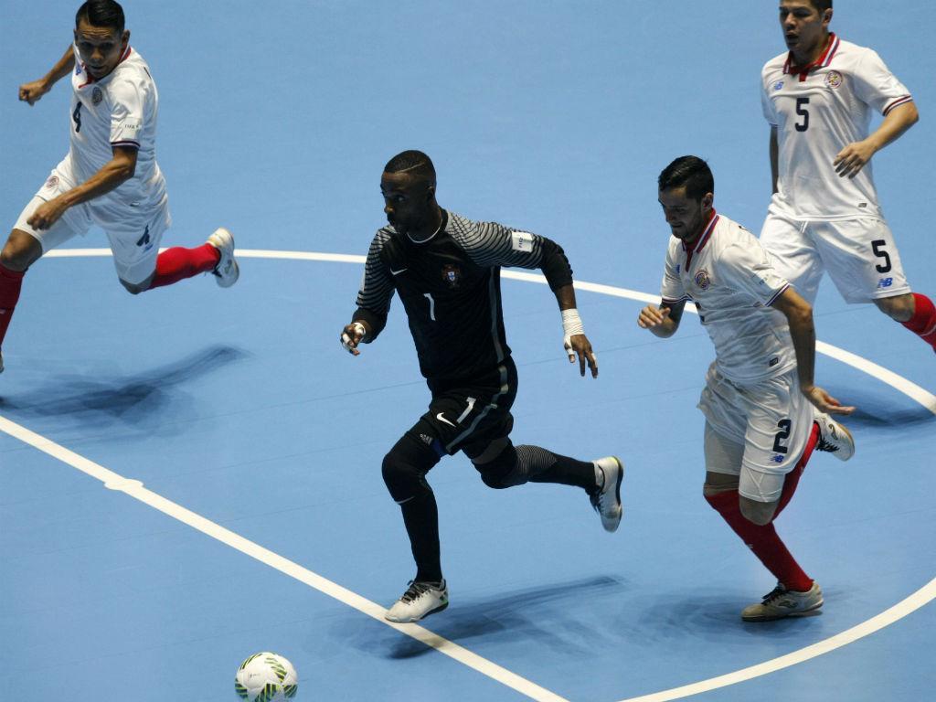 Futsal: Portugal nos quartos de final do Mundial com show