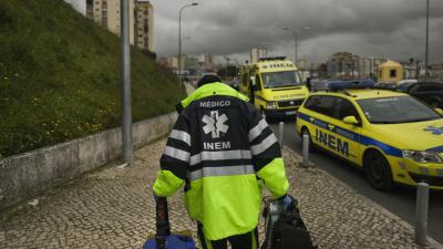 Três feridos, um deles com gravidade, em colisão na Figueira da Foz - TVI