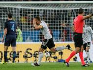 Podolski disse adeus com golo no Alemanha-Inglaterra
