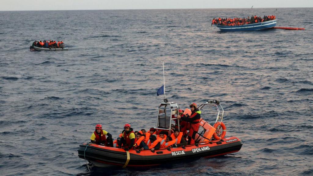 Migrantes resgatados do Mediterrâneo