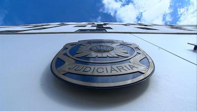 Detido jovem de 18 anos suspeito de roubar estafetas no Porto - TVI