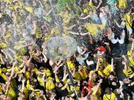 Adeptos do Dortmund festejam conquista da Taça da Alemanha (Lusa)