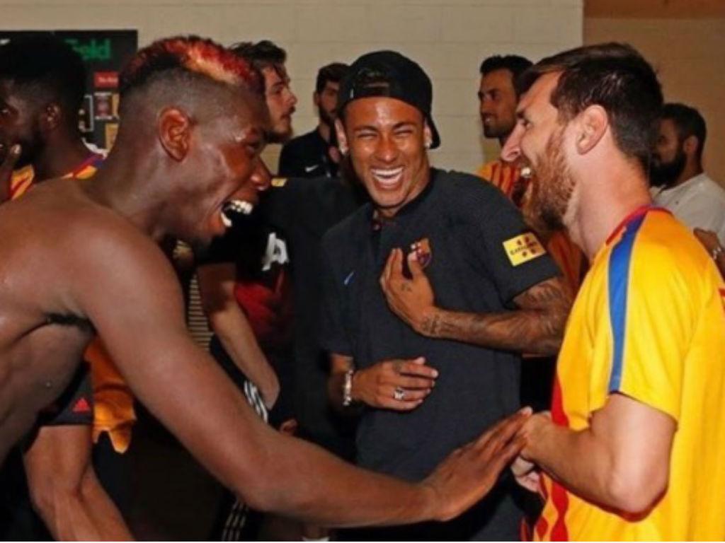 Pogba com Messi e Neymar num momento de boa disposição