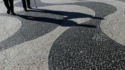 Portugal atinge "valor inédito" de quase 700 mil residentes estrangeiros - TVI