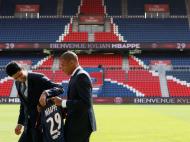 Mbappé apresentado no PSG (Reuters)