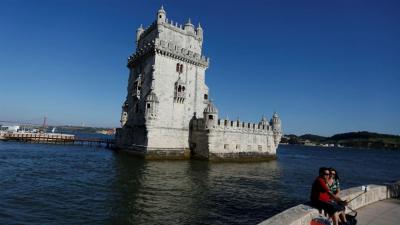 Turista encontra corpo a boiar junto à Torre de Belém, em Lisboa - TVI