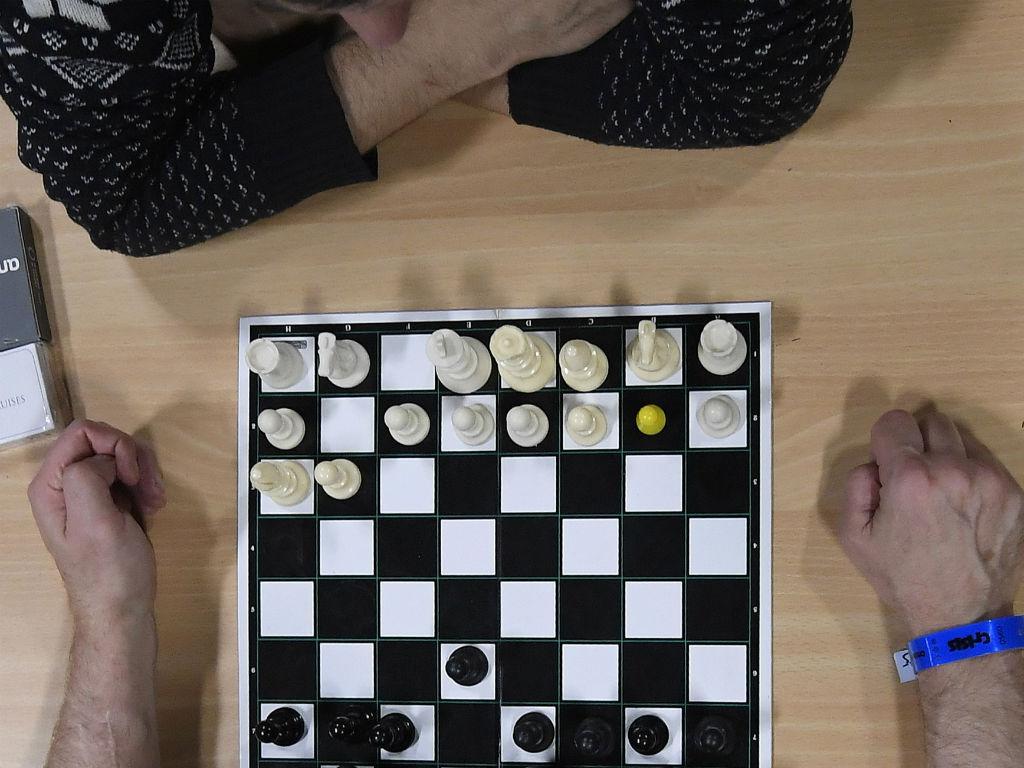 Ding Liren é o primeiro chinês campeão mundial de xadrez - CNN