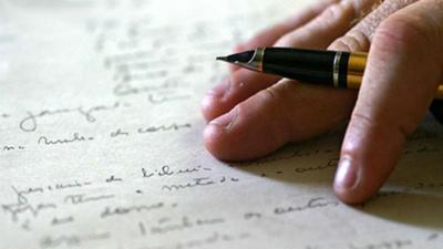 Ansiedade, depressão e agressividade? Pegue num papel e numa caneta. O ‘journaling’ pode ajudar - TVI
