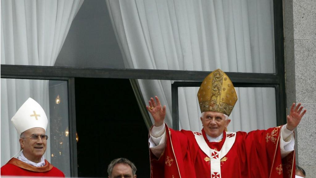2010 - Maio, Papa Bento XVI na missa na av. dos Aliados, no Porto
