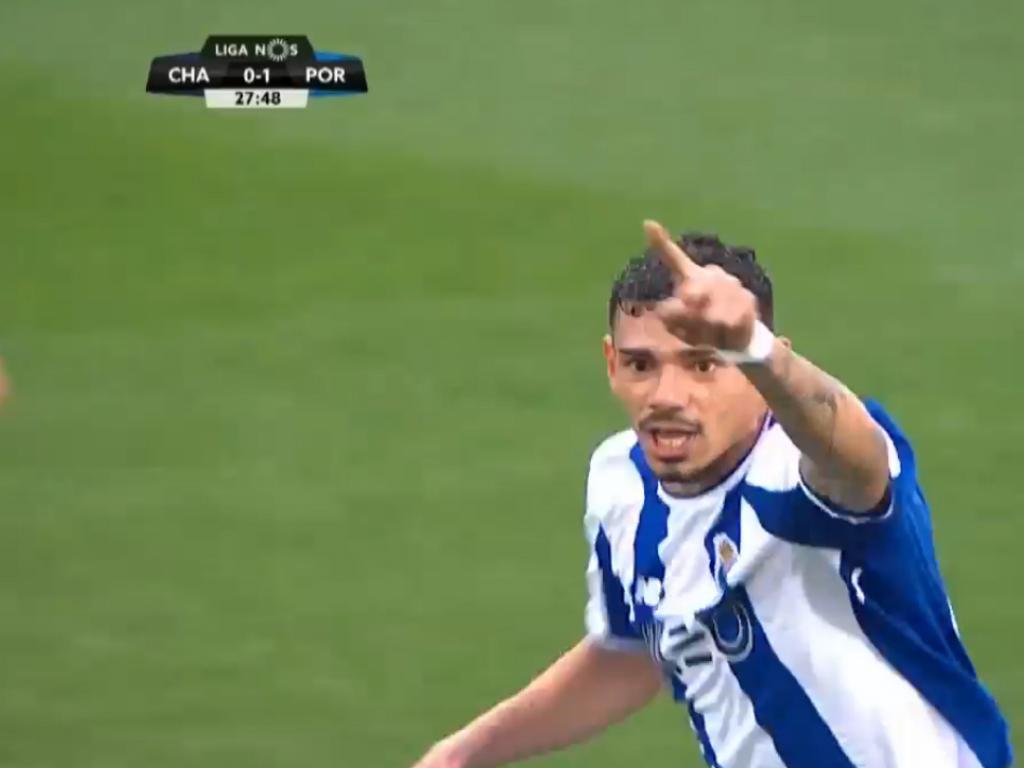 Desp. Chaves-FC Porto (0-2, Soares)