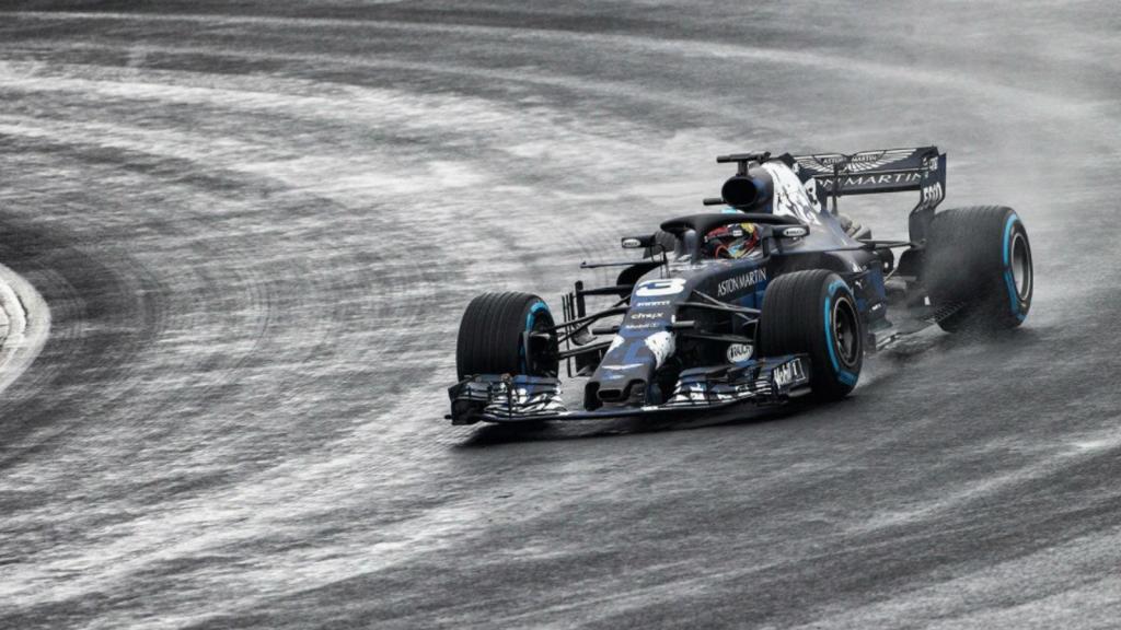 Daniel Ricciardo com o novo RB14 (reprodução Twitter Red Bull Racing)