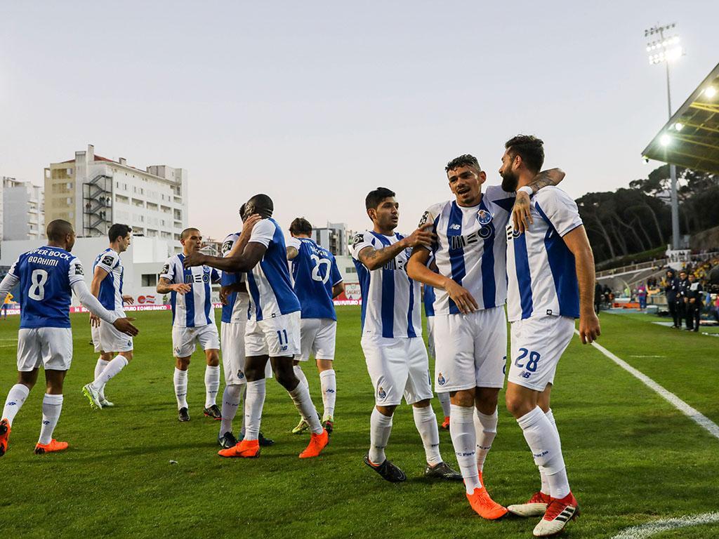 FC PORTO - I Liga (24 jogos: 20 vitórias / 4 empates)