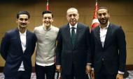 Ozil e Gundogan com Erdogan