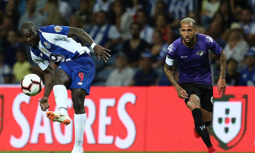 FC Porto: Aboubakar na primeira lista de Seedorf