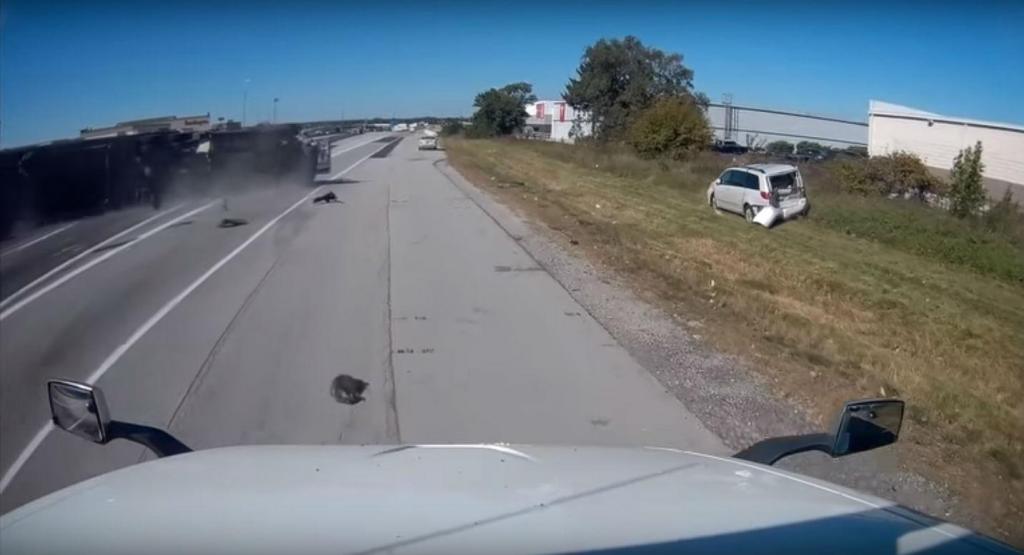Acidente na I-465 nos EUA (reprodução YouTube)